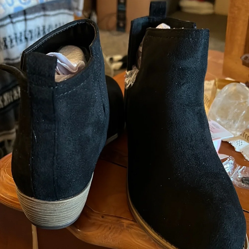 Journee Collection Footwear - Picture 2 of 6